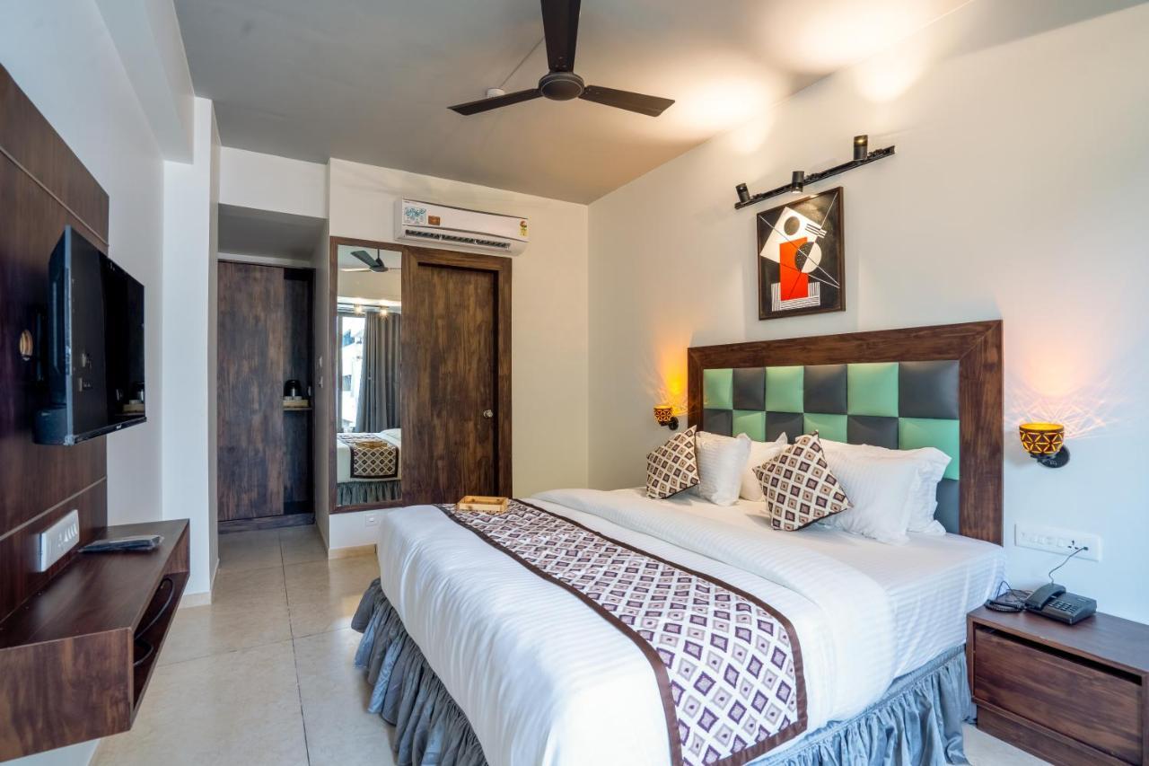 Hotel El Classico Rajkot Exteriör bild