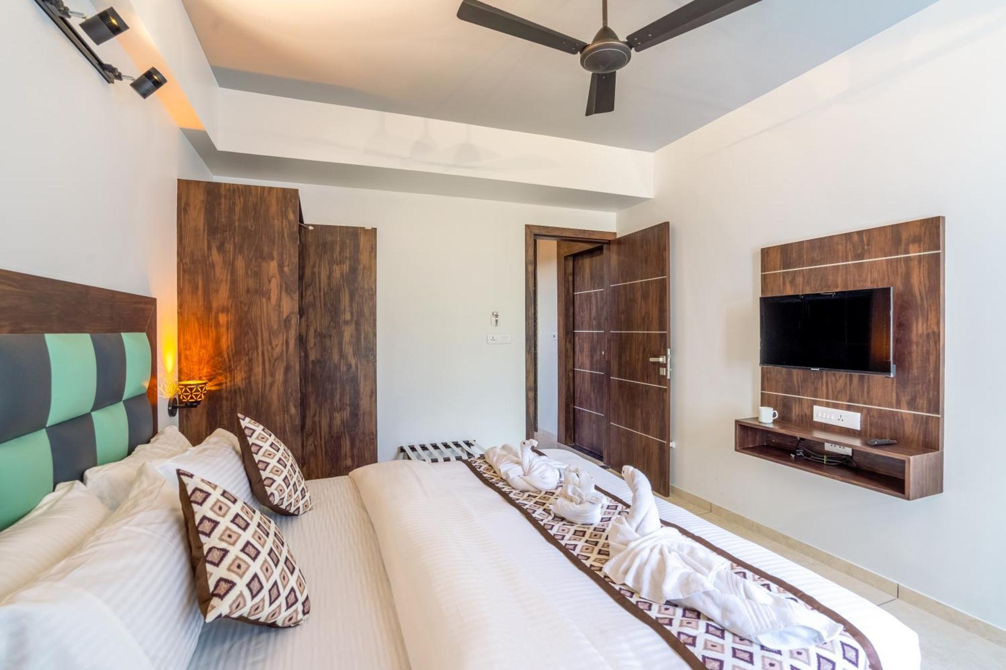 Hotel El Classico Rajkot Exteriör bild